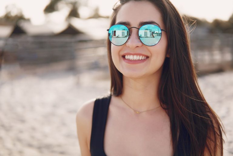 Ray-Ban okulary przeciwsłoneczne dla kobiet: połączenie elegancji i ochrony wzroku