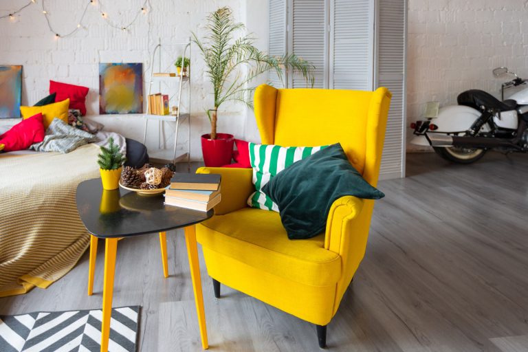 Deski warstwowe jako stylowe i funkcjonalne rozwiązanie podłogowe dla Twojego domu